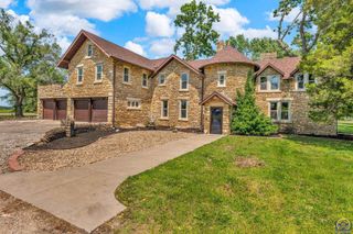 1400 NE Sardou AVE, Topeka, KS 66616