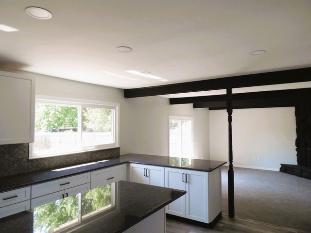 1191 N Frost Drive, Saginaw Twp, MI 48638