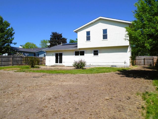 1191 N Frost Drive, Saginaw Twp, MI 48638