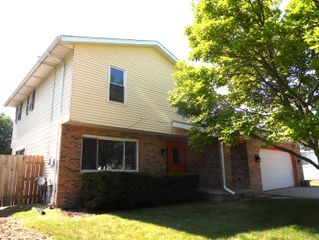 1191 N Frost Drive, Saginaw Twp, MI 48638