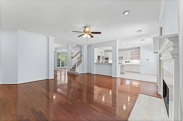 92 W Sandalbranch Circle, The Woodlands, TX 77382