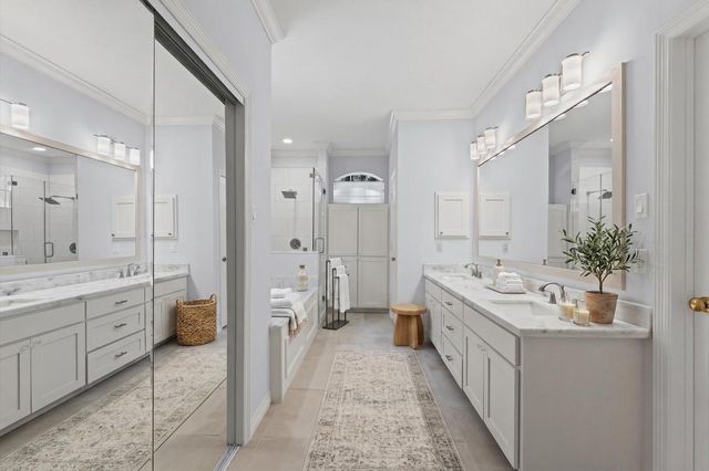 92 W Sandalbranch Circle, The Woodlands, TX 77382
