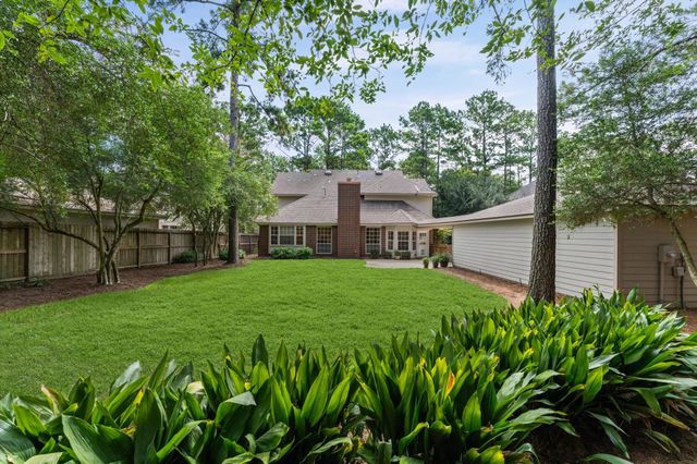 92 W Sandalbranch Circle, The Woodlands, TX 77382