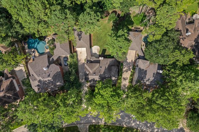 92 W Sandalbranch Circle, The Woodlands, TX 77382