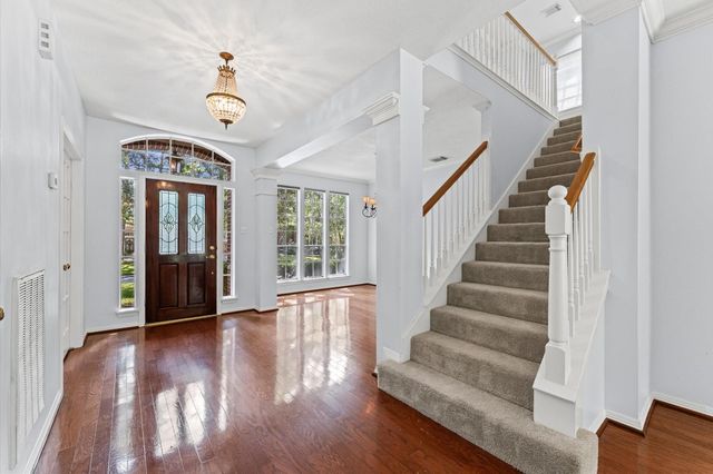 92 W Sandalbranch Circle, The Woodlands, TX 77382