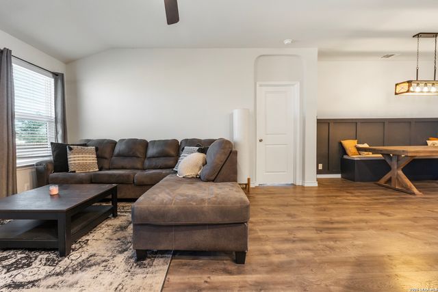 13067 Whisper Bend, San Antonio, TX 78252