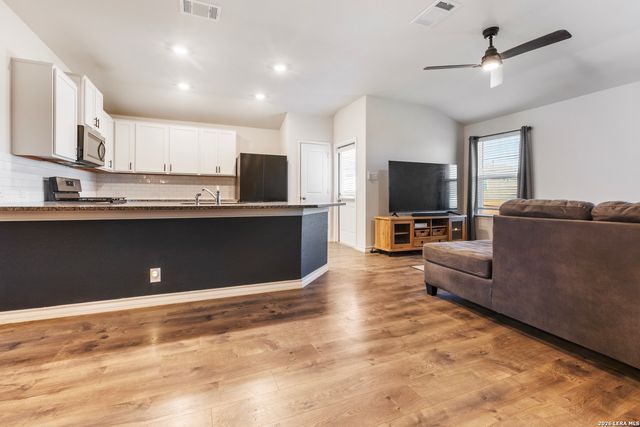 13067 Whisper Bend, San Antonio, TX 78252