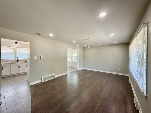 14101 S Saginaw Avenue, Burnham, IL 60633