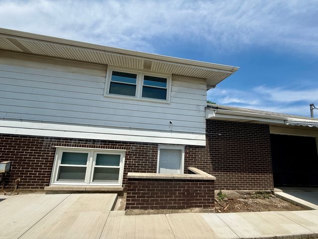 14101 S Saginaw Avenue, Burnham, IL 60633