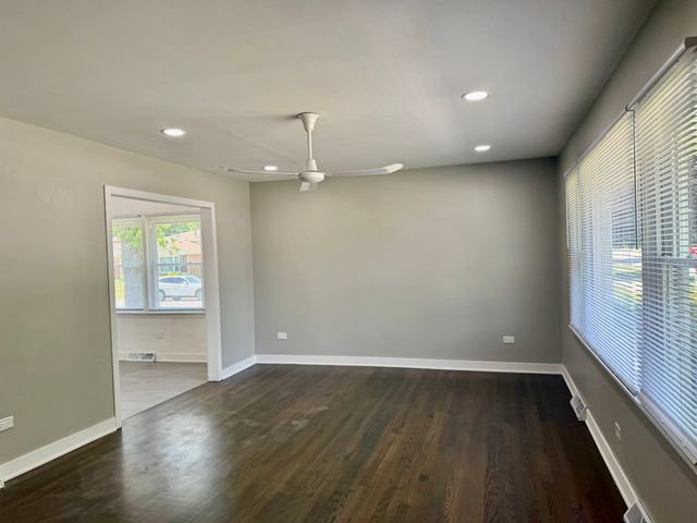 14101 S Saginaw Avenue, Burnham, IL 60633
