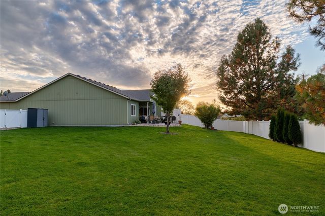 1513 E First Court, Deer Park, WA 99006