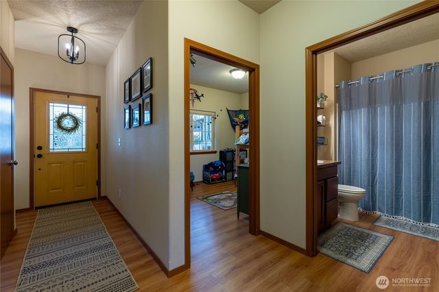 1513 E First Court, Deer Park, WA 99006
