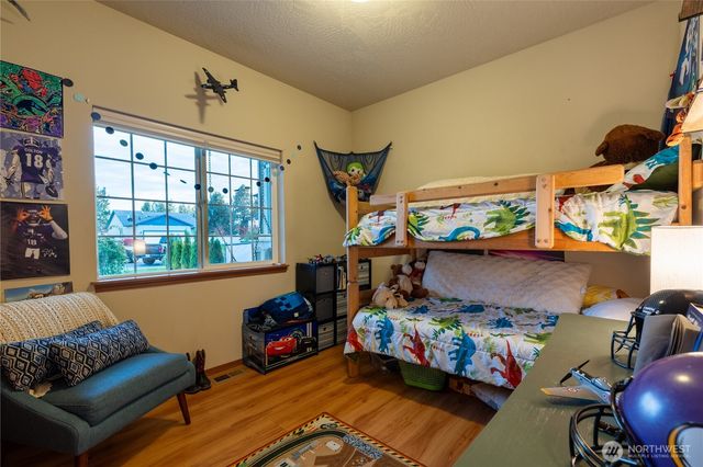 1513 E First Court, Deer Park, WA 99006