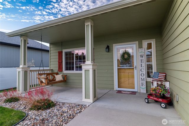 1513 E First Court, Deer Park, WA 99006