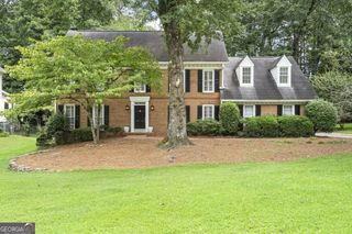 6915 Hunters Knoll, Sandy Springs, GA 30328
