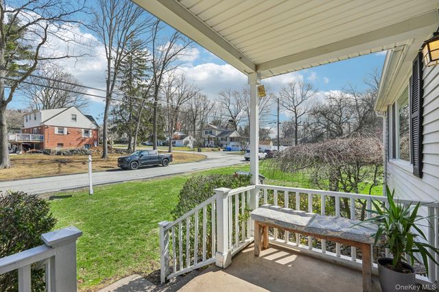 55 Sherwood Drive, Nanuet, NY 10954