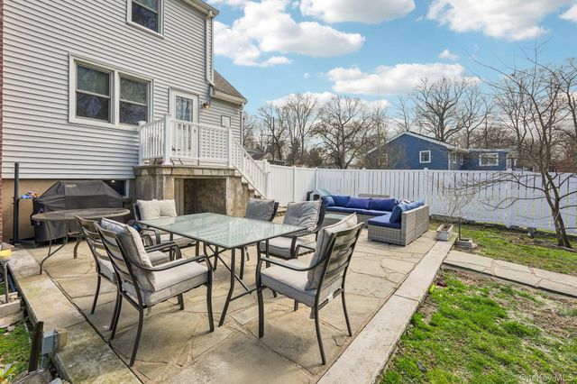 55 Sherwood Drive, Nanuet, NY 10954