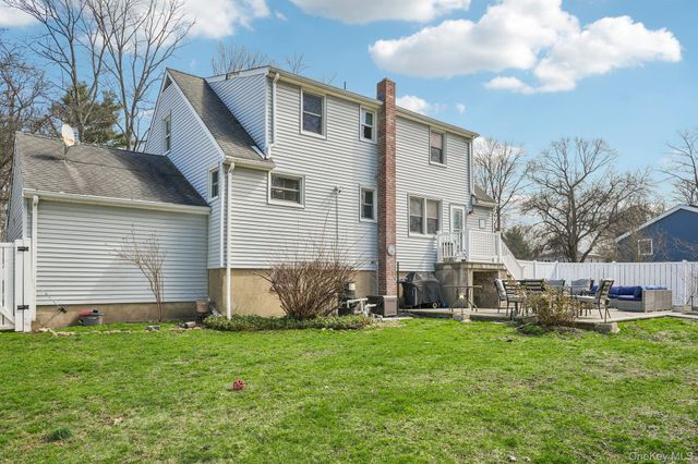 55 Sherwood Drive, Nanuet, NY 10954