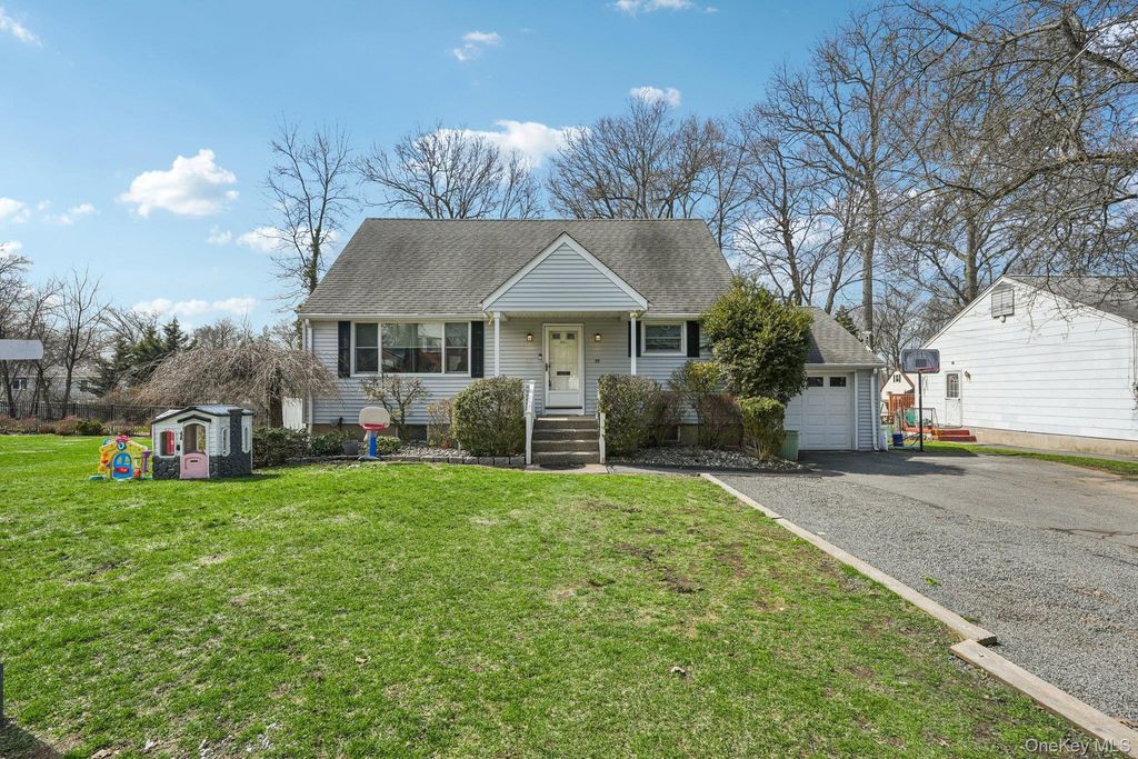 55 Sherwood Drive, Nanuet, NY 10954