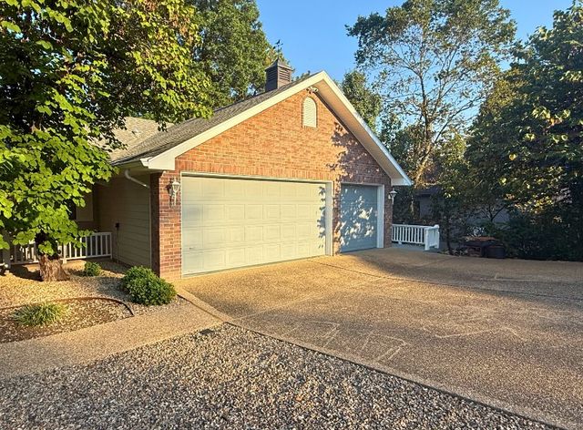 1 Kelaen Circle, Bella Vista, AR 72715