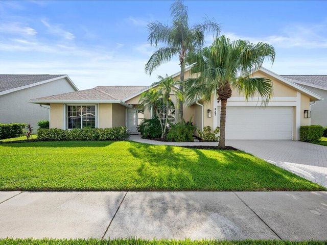 237 W MOCCASIN Trail W, Jupiter, FL 33458