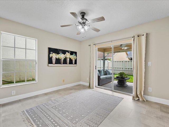 237 W MOCCASIN Trail W, Jupiter, FL 33458