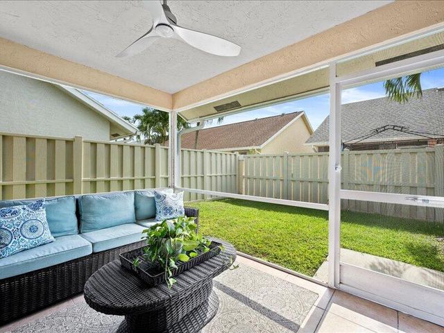 237 W MOCCASIN Trail W, Jupiter, FL 33458