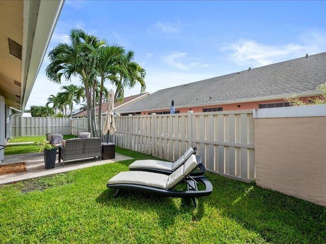 237 W MOCCASIN Trail W, Jupiter, FL 33458