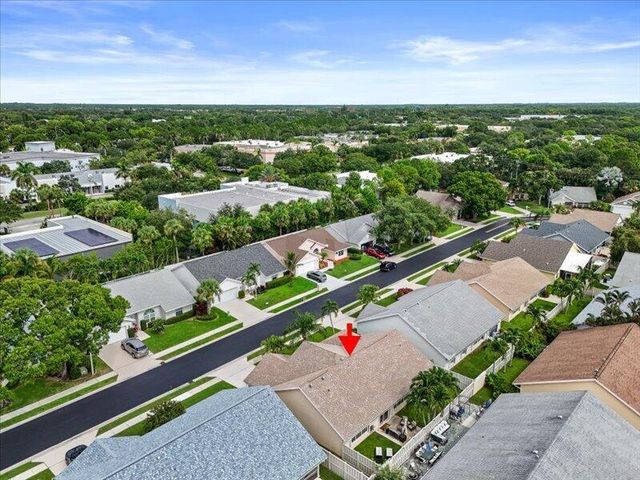 237 W MOCCASIN Trail W, Jupiter, FL 33458