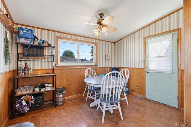 17968 Summer Lane S, Fraser, MI 48026