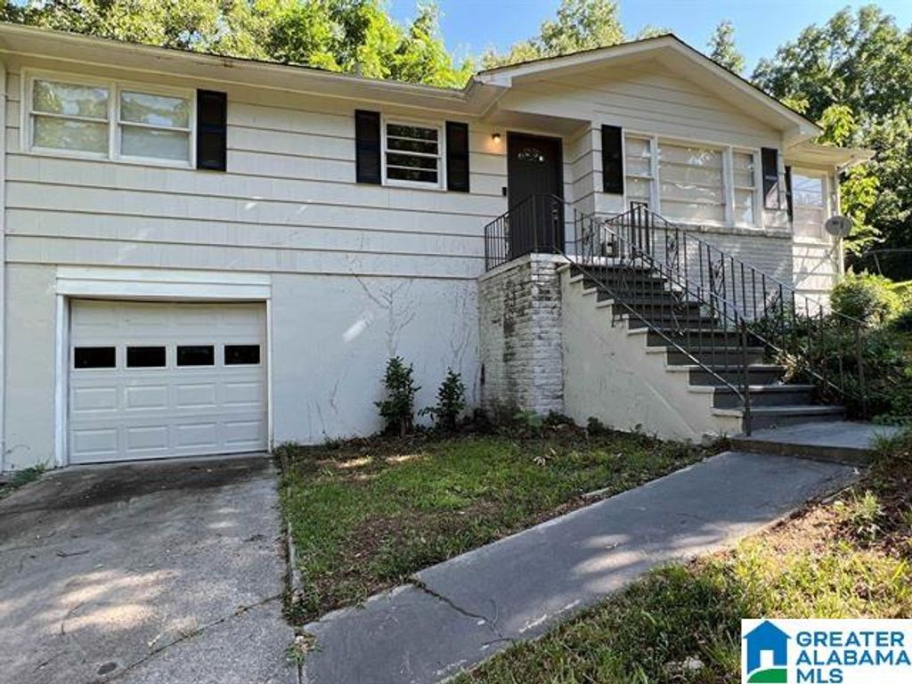 2628 NE 1ST STREET NE, Center Point, AL 35215