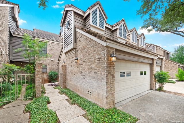 4509 Smokey Wood Ln, San Antonio, TX 78249
