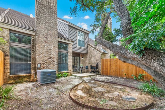 4509 Smokey Wood Ln, San Antonio, TX 78249