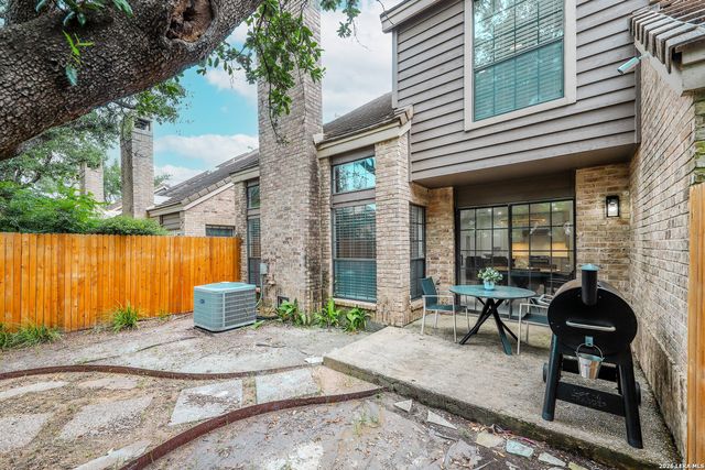 4509 Smokey Wood Ln, San Antonio, TX 78249