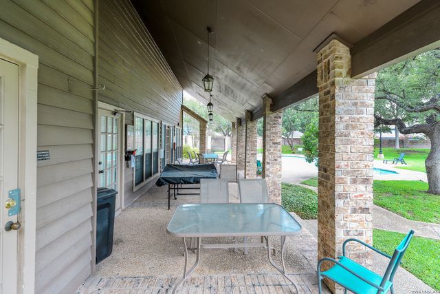 4509 Smokey Wood Ln, San Antonio, TX 78249