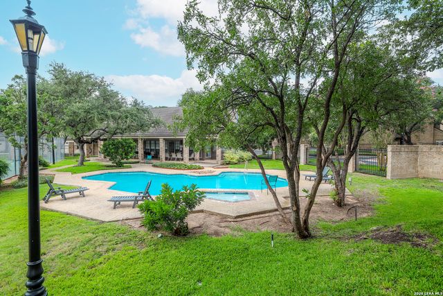 4509 Smokey Wood Ln, San Antonio, TX 78249