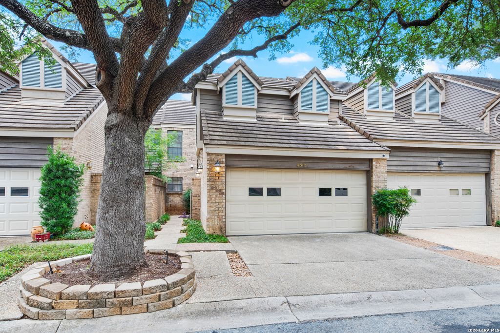 4509 Smokey Wood Ln, San Antonio, TX 78249