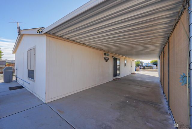 9458 E Wagon Wheel Dr, Yuma, AZ 85365
