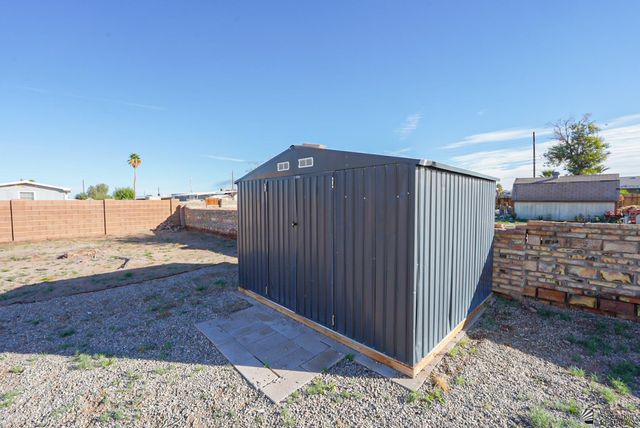 9458 E Wagon Wheel Dr, Yuma, AZ 85365