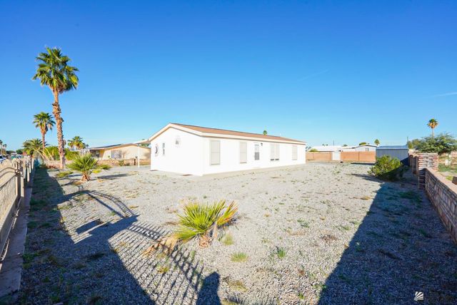 9458 E Wagon Wheel Dr, Yuma, AZ 85365