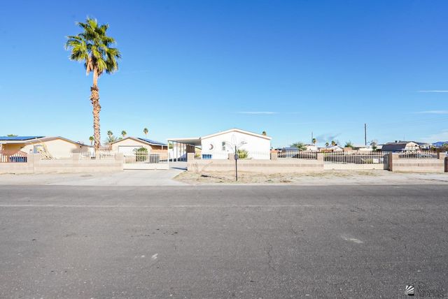9458 E Wagon Wheel Dr, Yuma, AZ 85365
