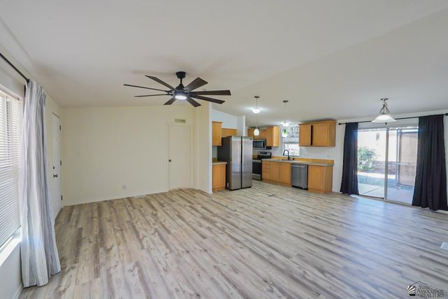 9458 E Wagon Wheel Dr, Yuma, AZ 85365