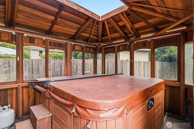 1710 SE 23rd Court, Puyallup, WA 98374