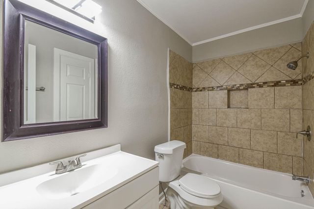 7135 Kings Drive, Baytown, TX 77521