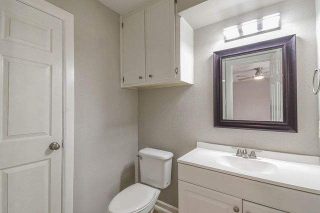 7135 Kings Drive, Baytown, TX 77521