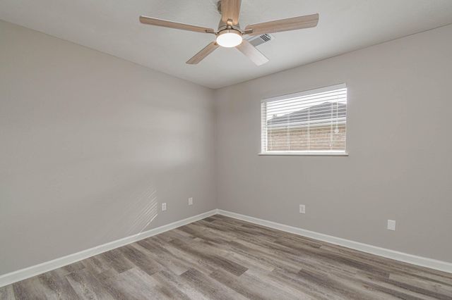 7135 Kings Drive, Baytown, TX 77521