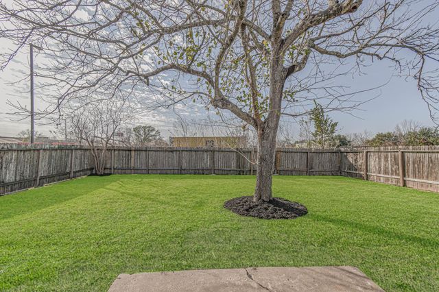 7135 Kings Drive, Baytown, TX 77521