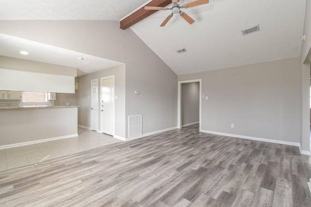 7135 Kings Drive, Baytown, TX 77521