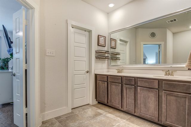 2412 Magalia Lane, Lewisville, TX 75056