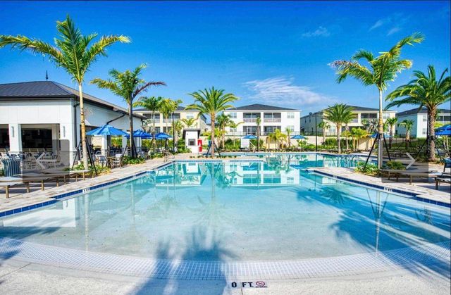 640 PEBBLE BEACH DRIVE 640, Davenport, FL 33896